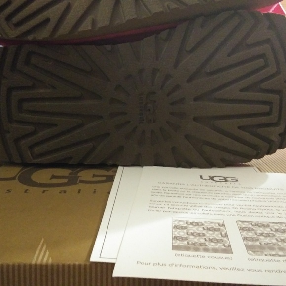 UGG Boots - Picture 7 of 8